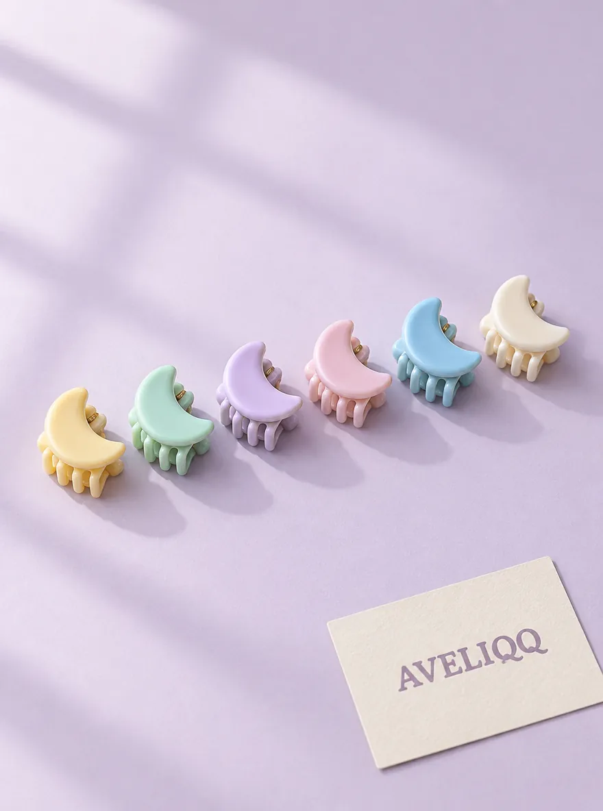 Set de mini-pinces Mini Moon sur fond uni coloré